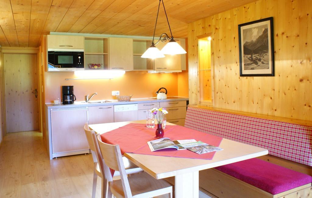 Haus Gstueat Apartment Lech am Arlberg Cameră foto
