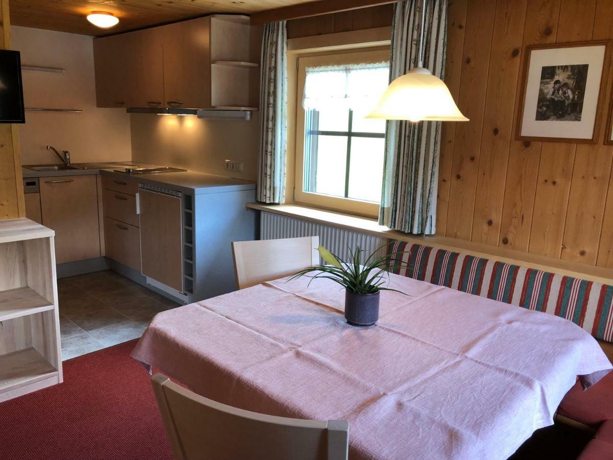 Haus Gstueat Apartment Lech am Arlberg Exterior foto